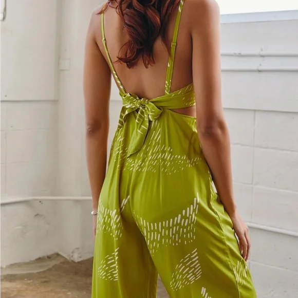 Chic Lime Green Women's Jumpsuit - Picture 2 of 3